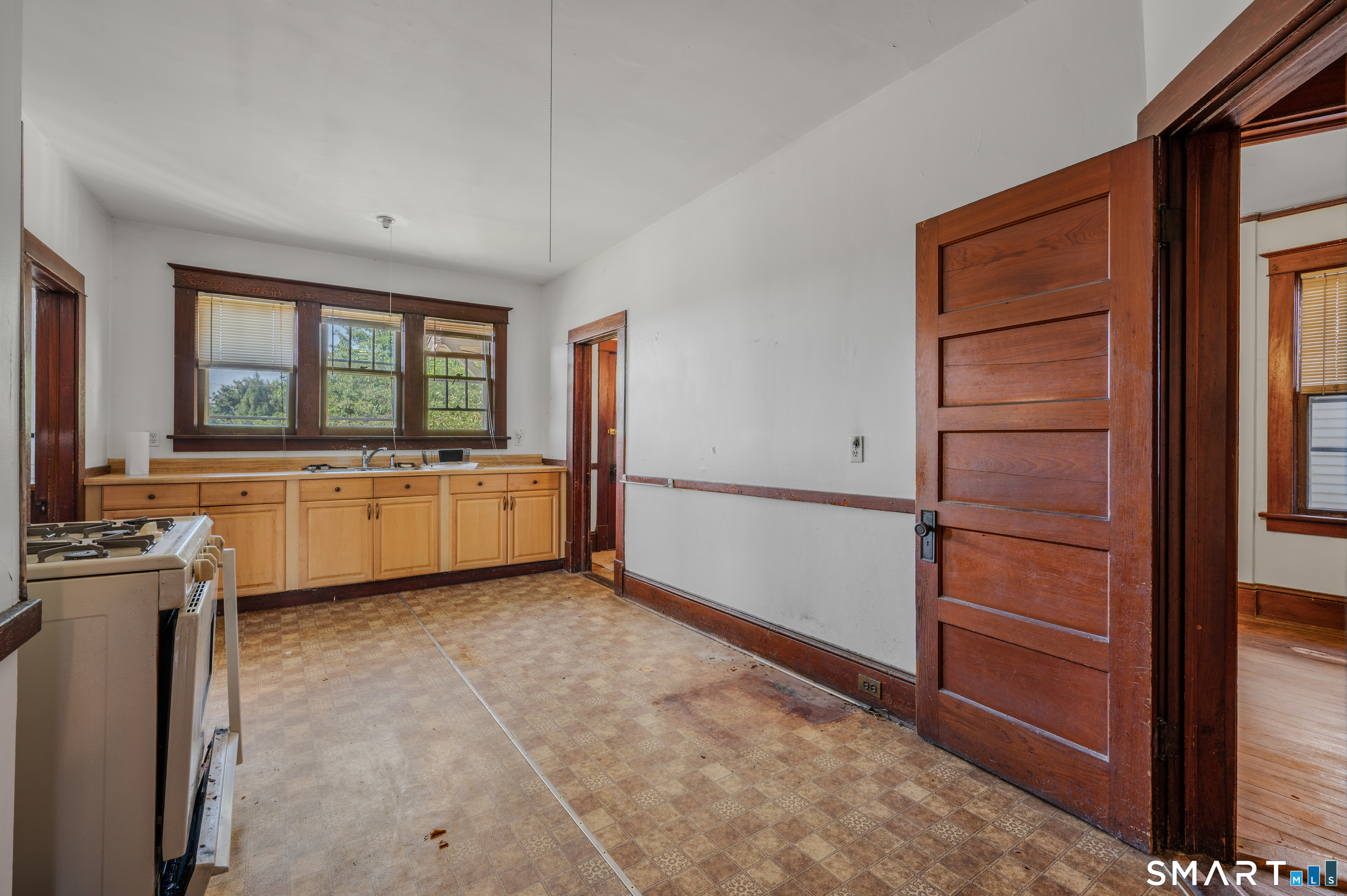 367 Ocean Avenue New London CT 06320