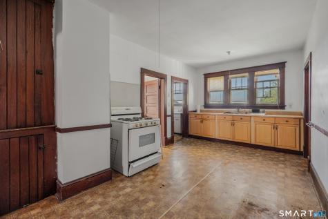 367 Ocean Avenue New London CT 06320
