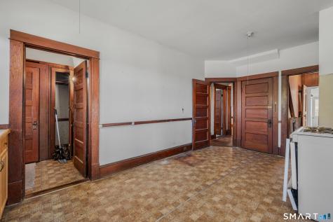 367 Ocean Avenue New London CT 06320