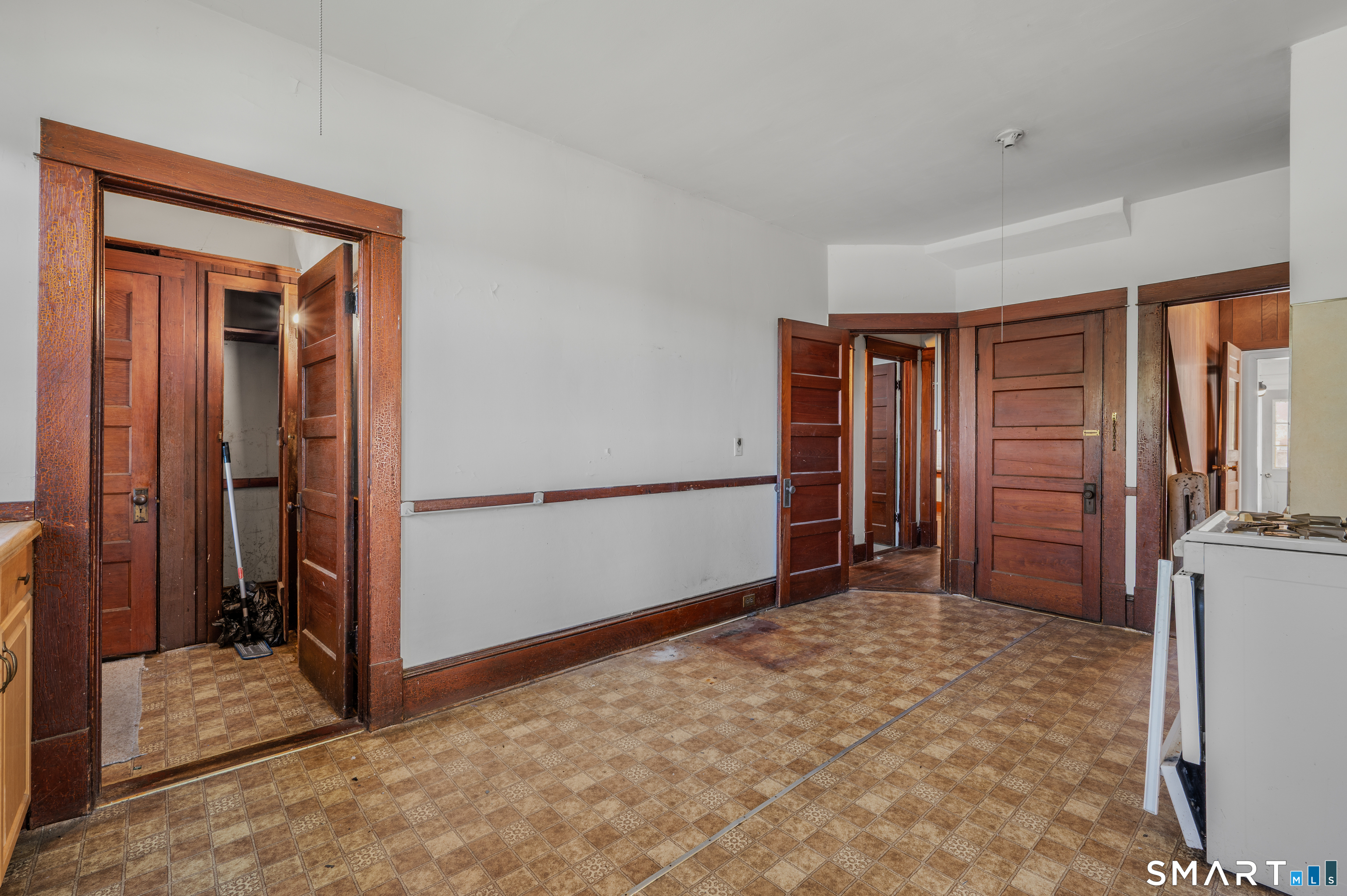 367 Ocean Avenue New London CT 06320