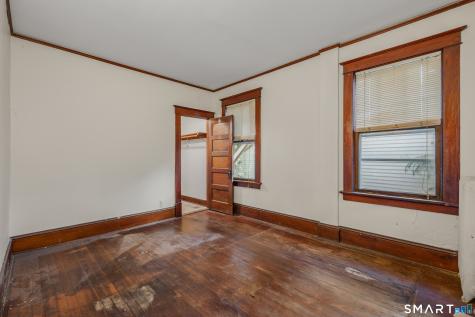 367 Ocean Avenue New London CT 06320