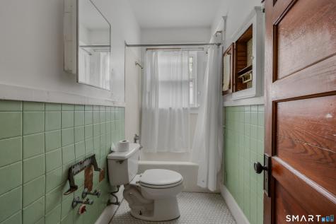 367 Ocean Avenue New London CT 06320
