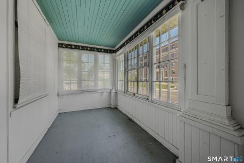 367 Ocean Avenue New London CT 06320