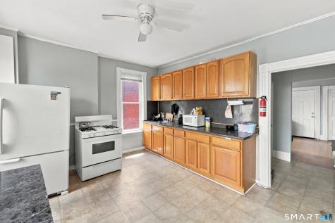 138-140 Putnam Street Hartford CT 06106