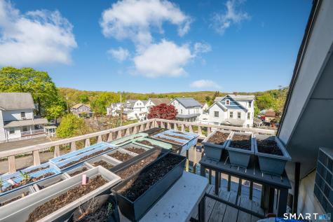 18 Mallory Street Danbury CT 06810