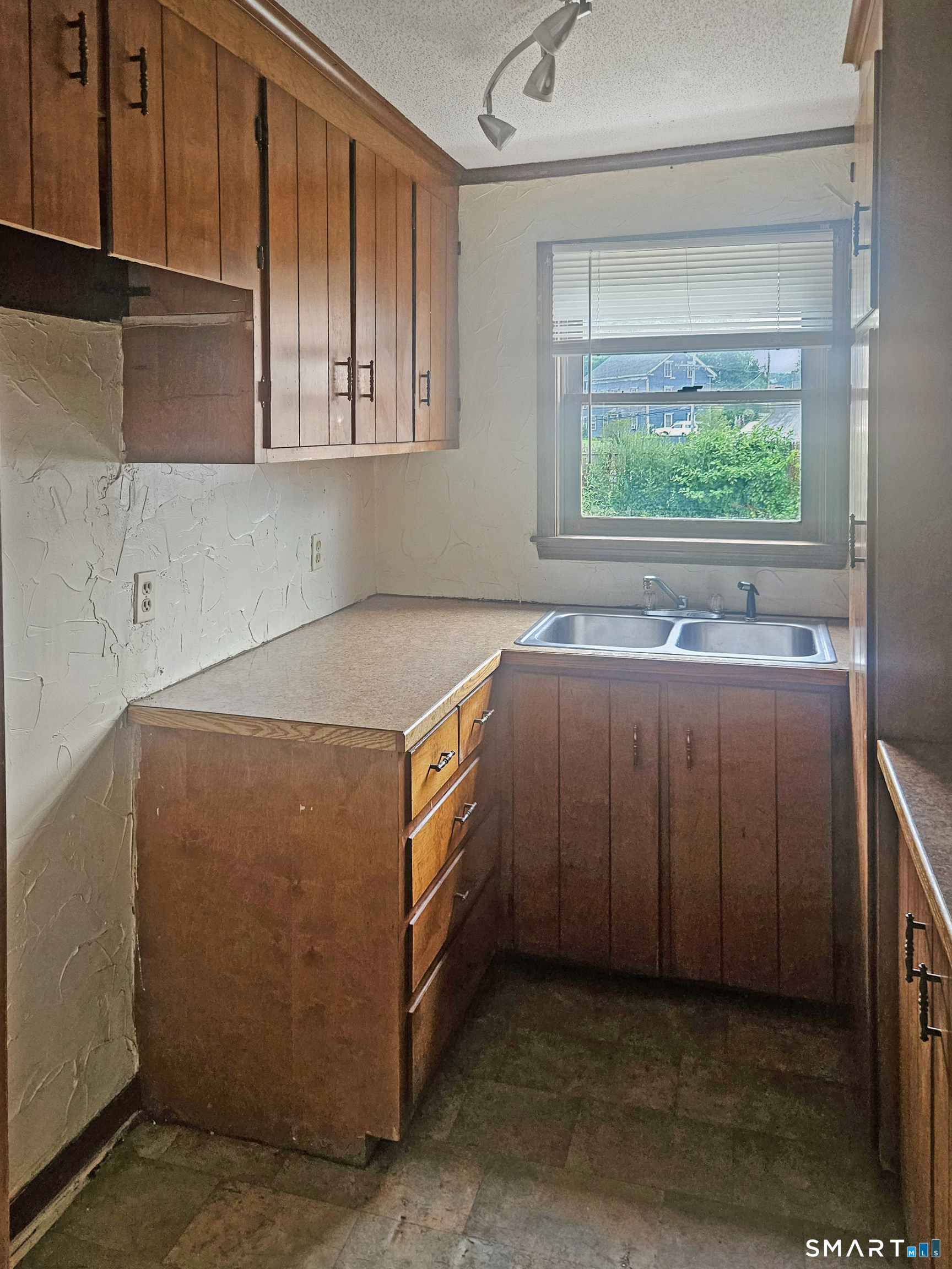 24 Green Street Putnam CT 06260