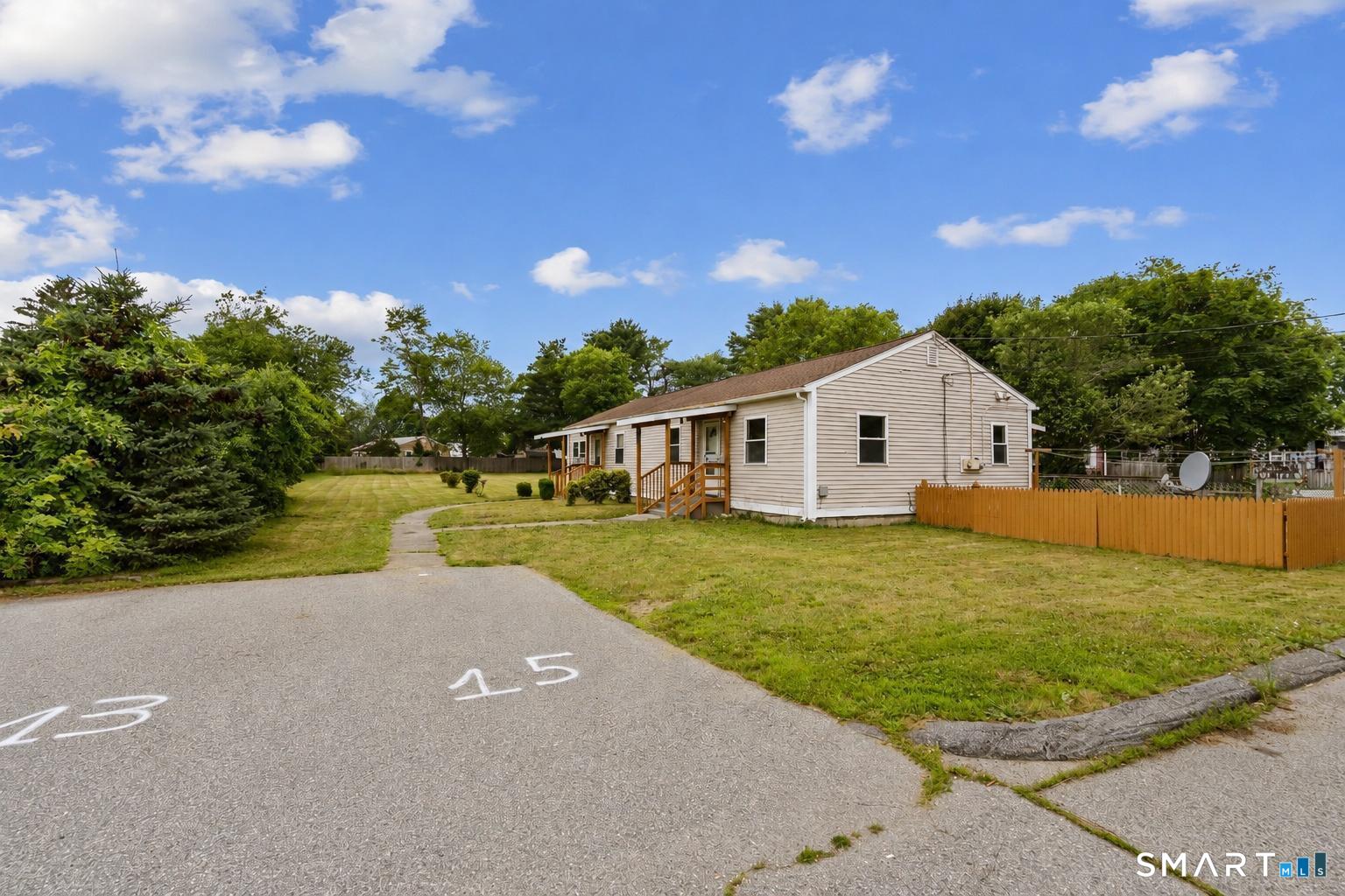 13-15 York Court Groton CT 06340