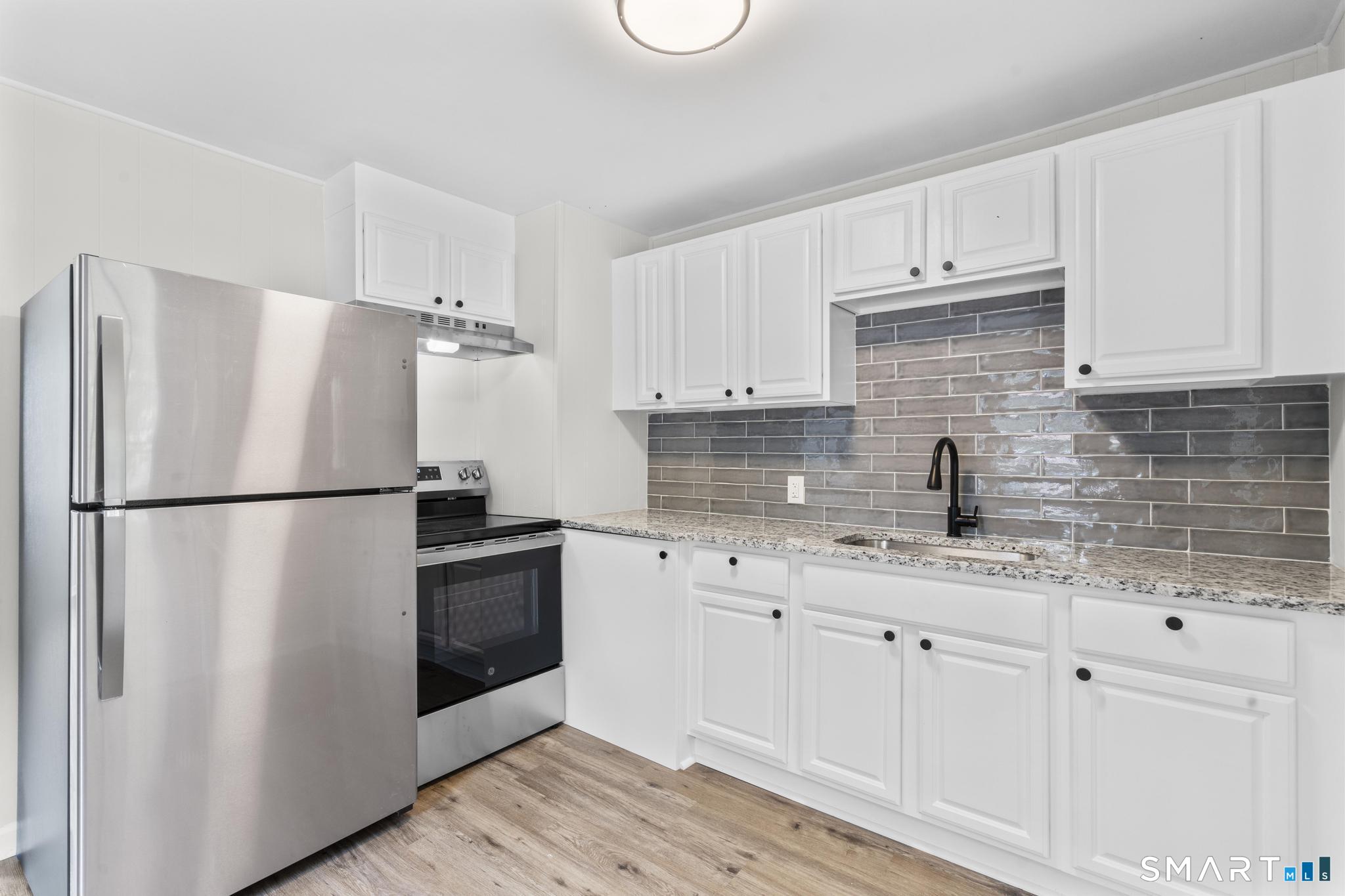 13-15 York Court Groton CT 06340