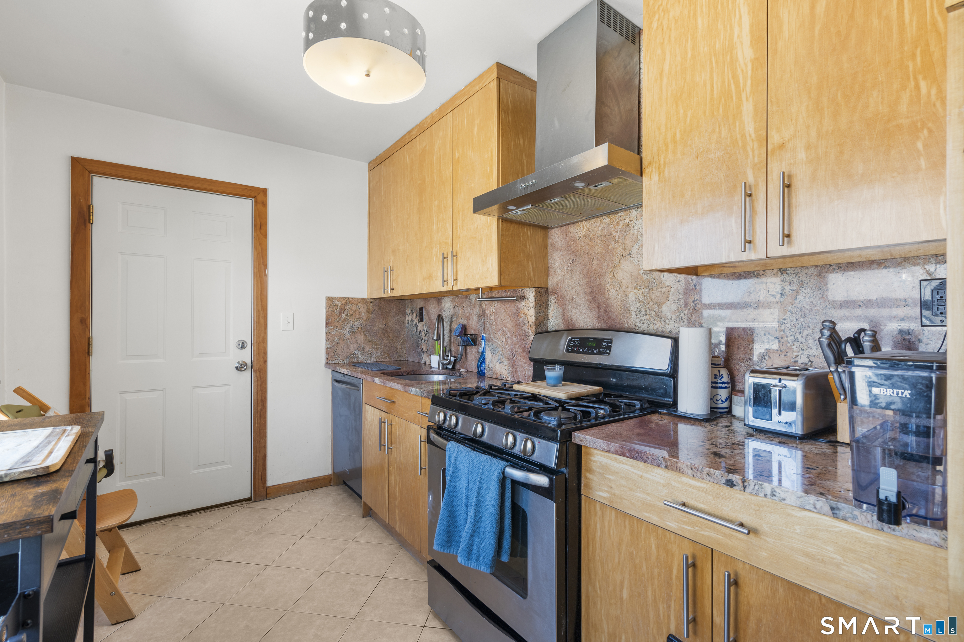 112 Colonial Road Stamford CT 06906