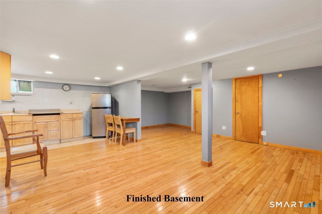 112 Colonial Road Stamford CT 06906