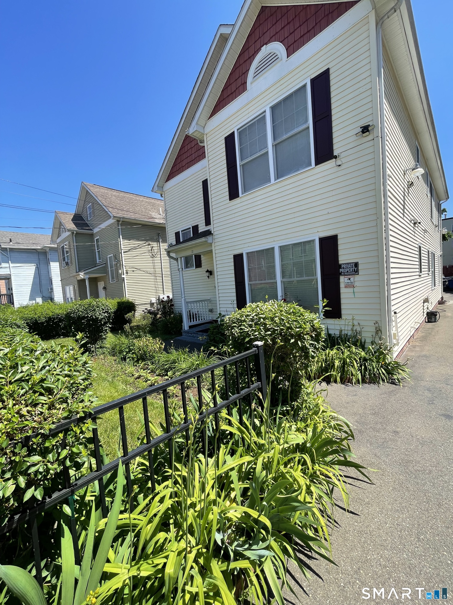 11 Button Street New Haven CT 06519