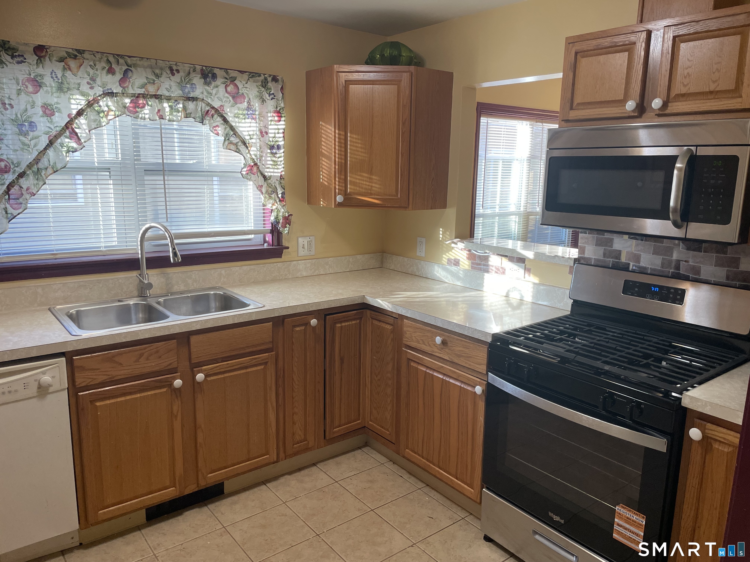 11 Button Street New Haven CT 06519
