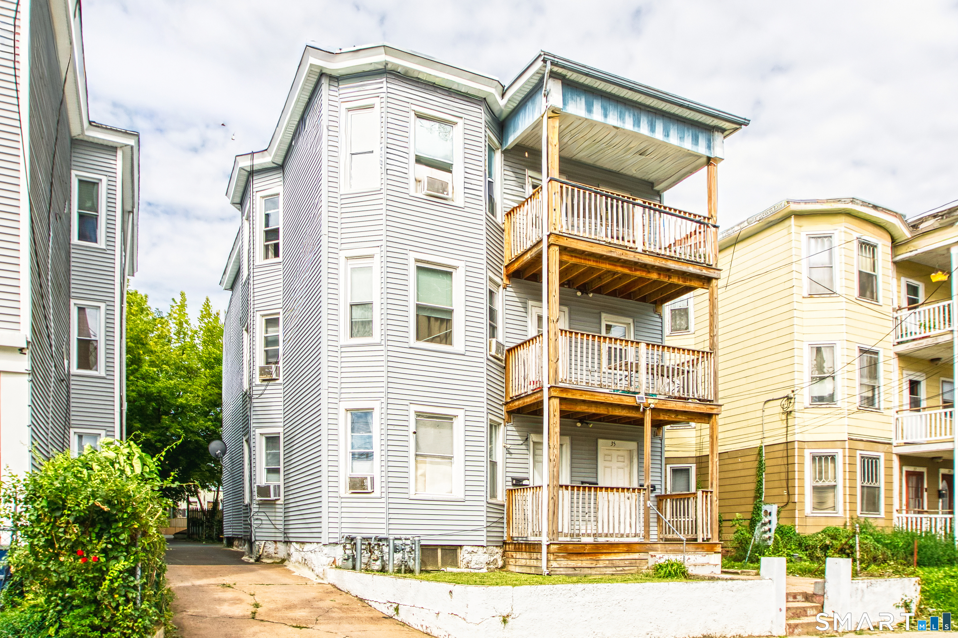 33-35 Amity Street Hartford CT 06106