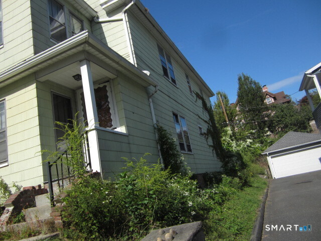 225-227 Beech Street Holyoke MA 01040