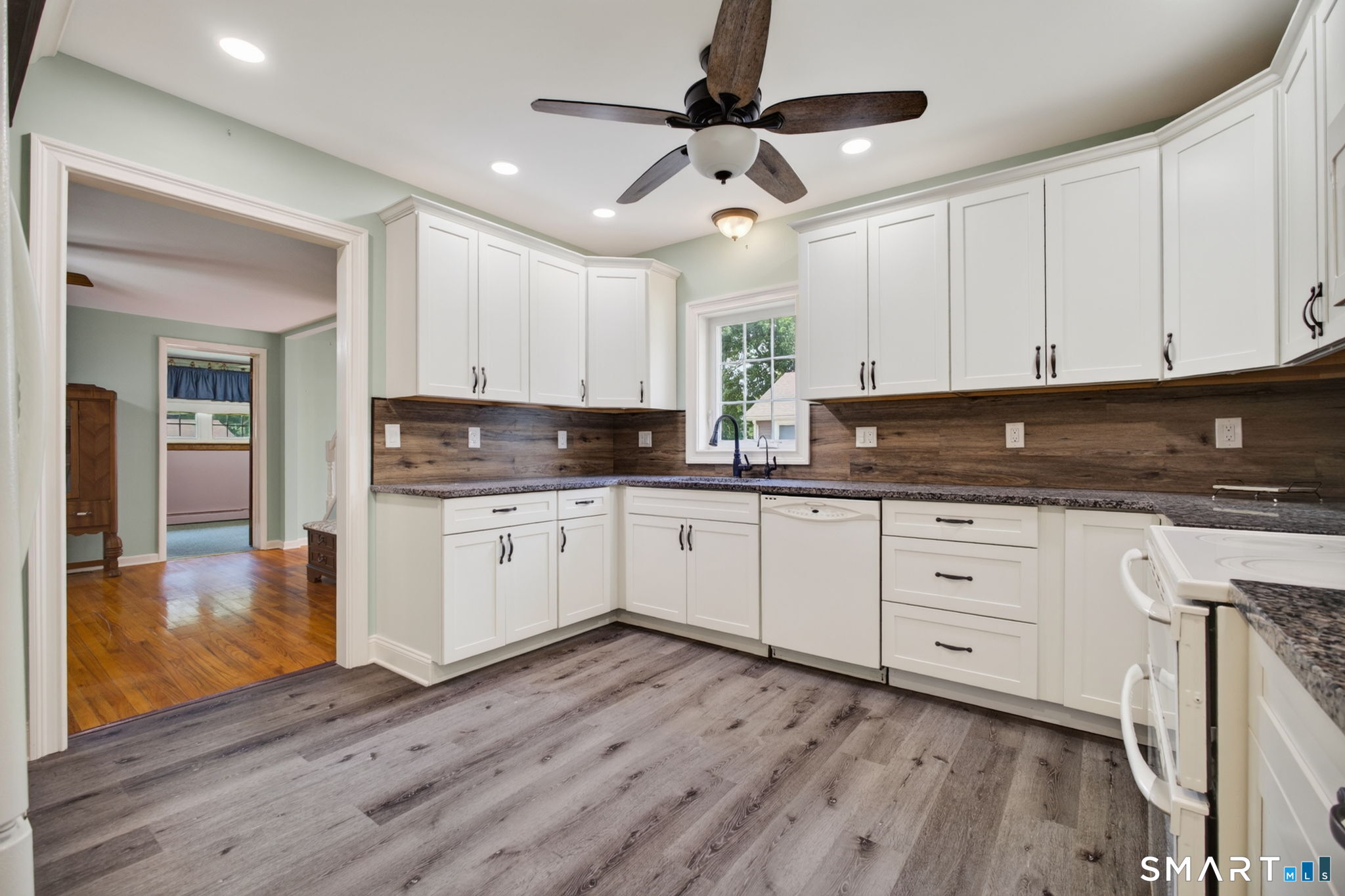 23 Oregon Avenue East Haven CT 06512
