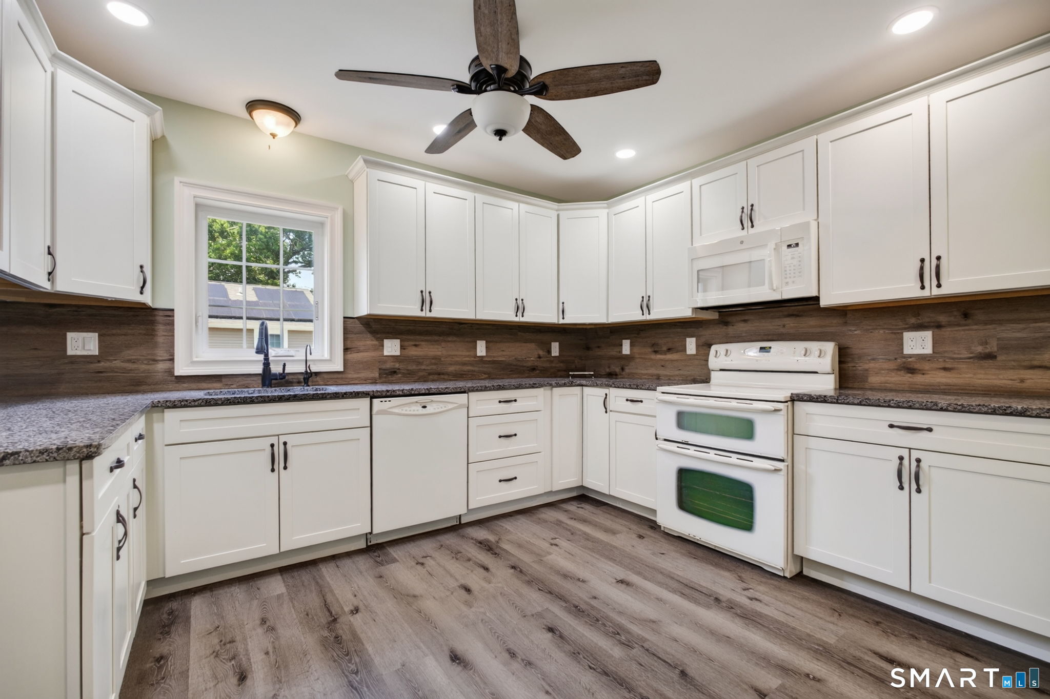 23 Oregon Avenue East Haven CT 06512