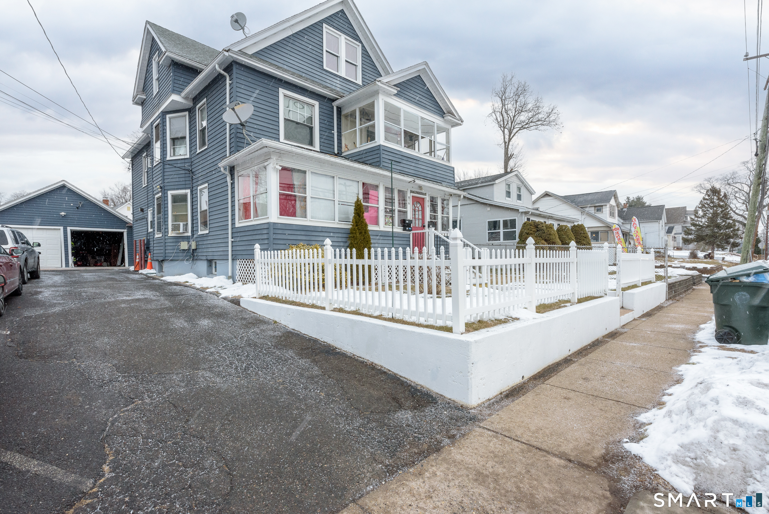 816 Burnside Avenue East Hartford CT 06108