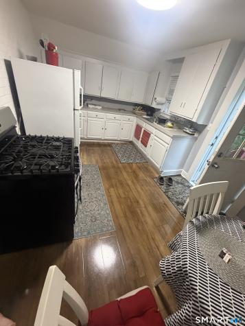 31 Maple Avenue Danbury CT 06810