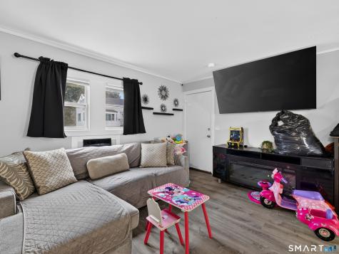 119 Lincoln Avenue New London CT 06320