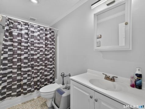 119 Lincoln Avenue New London CT 06320