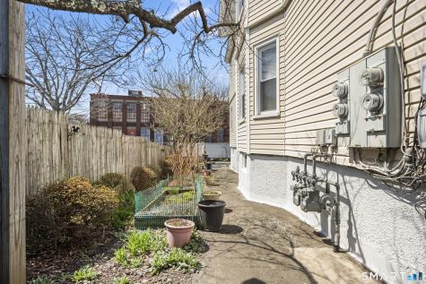 64 Connecticut Avenue New London CT 06320