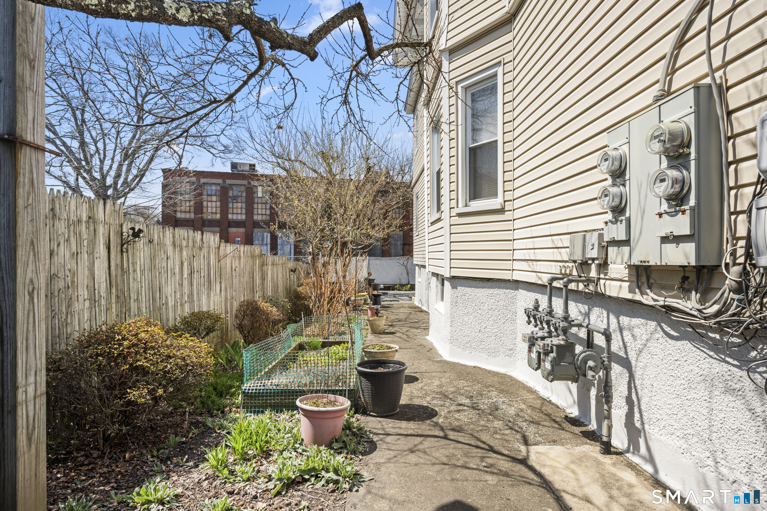 64 Connecticut Avenue New London CT 06320