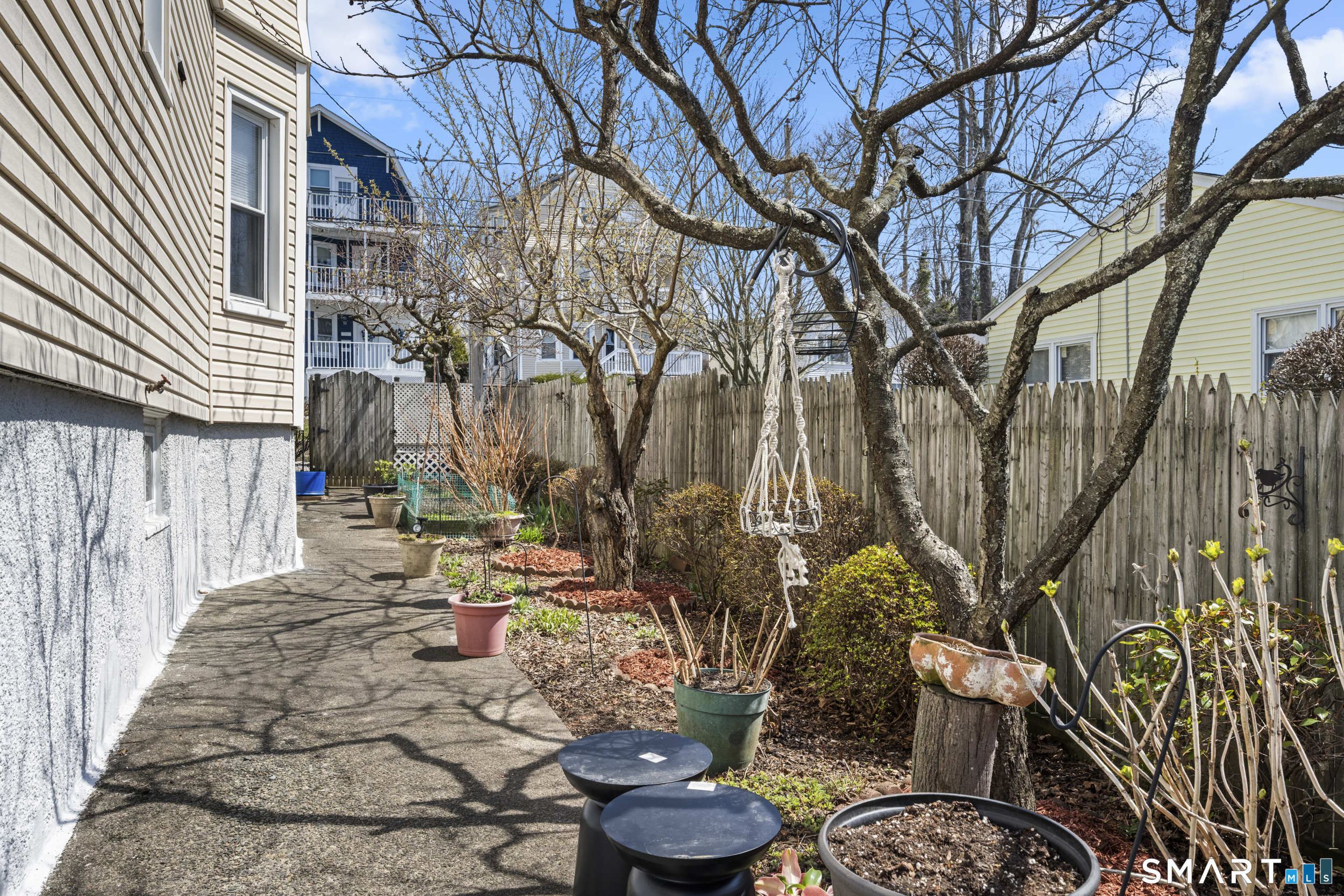 64 Connecticut Avenue New London CT 06320