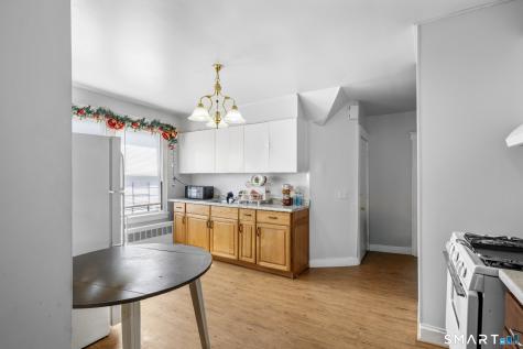64 Connecticut Avenue New London CT 06320
