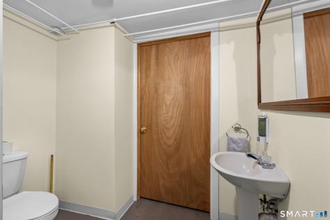 64 Connecticut Avenue New London CT 06320