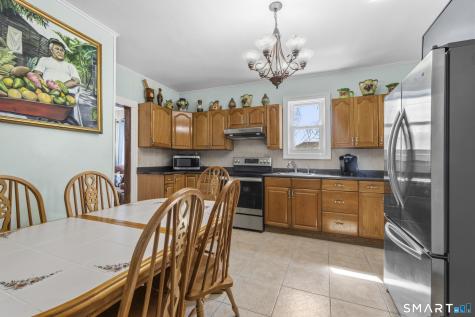 64 Connecticut Avenue New London CT 06320