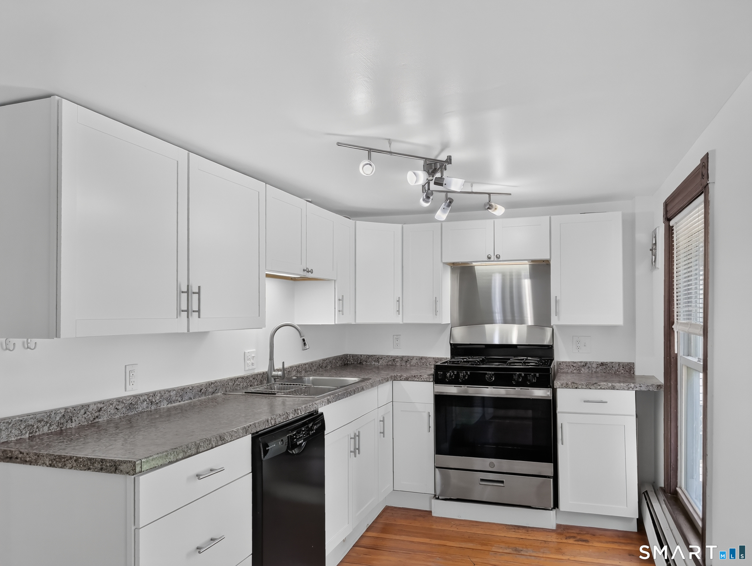 29 Willow Street Stonington CT 06378