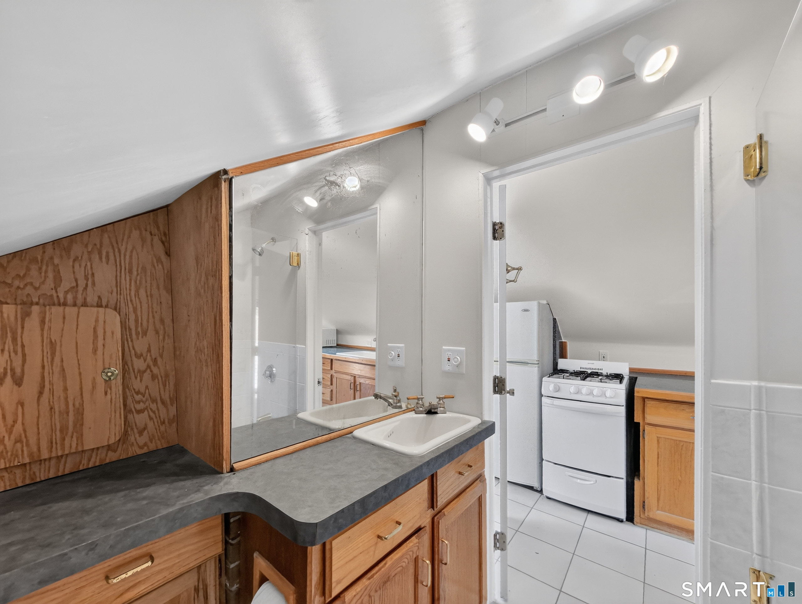 29 Willow Street Stonington CT 06378