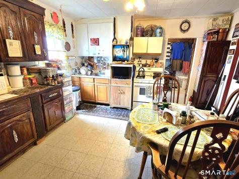 260-262 Burnside Avenue East Hartford CT 06108
