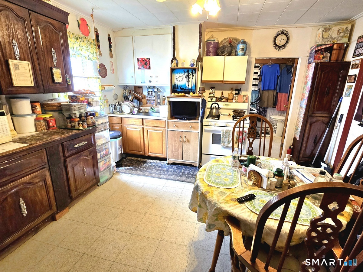 260-262 Burnside Avenue East Hartford CT 06108