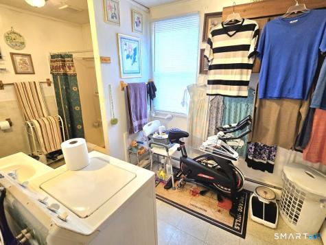 260-262 Burnside Avenue East Hartford CT 06108