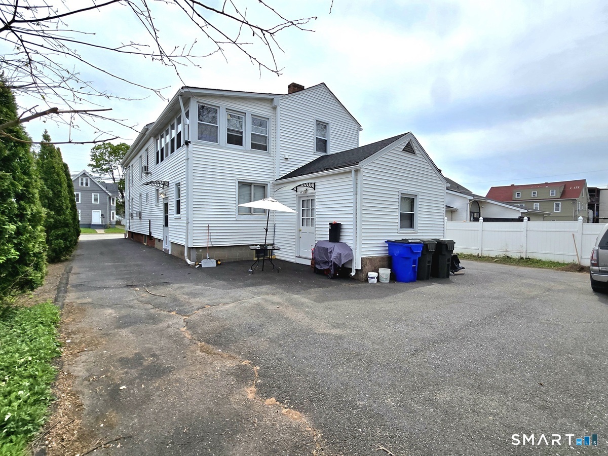 260-262 Burnside Avenue East Hartford CT 06108