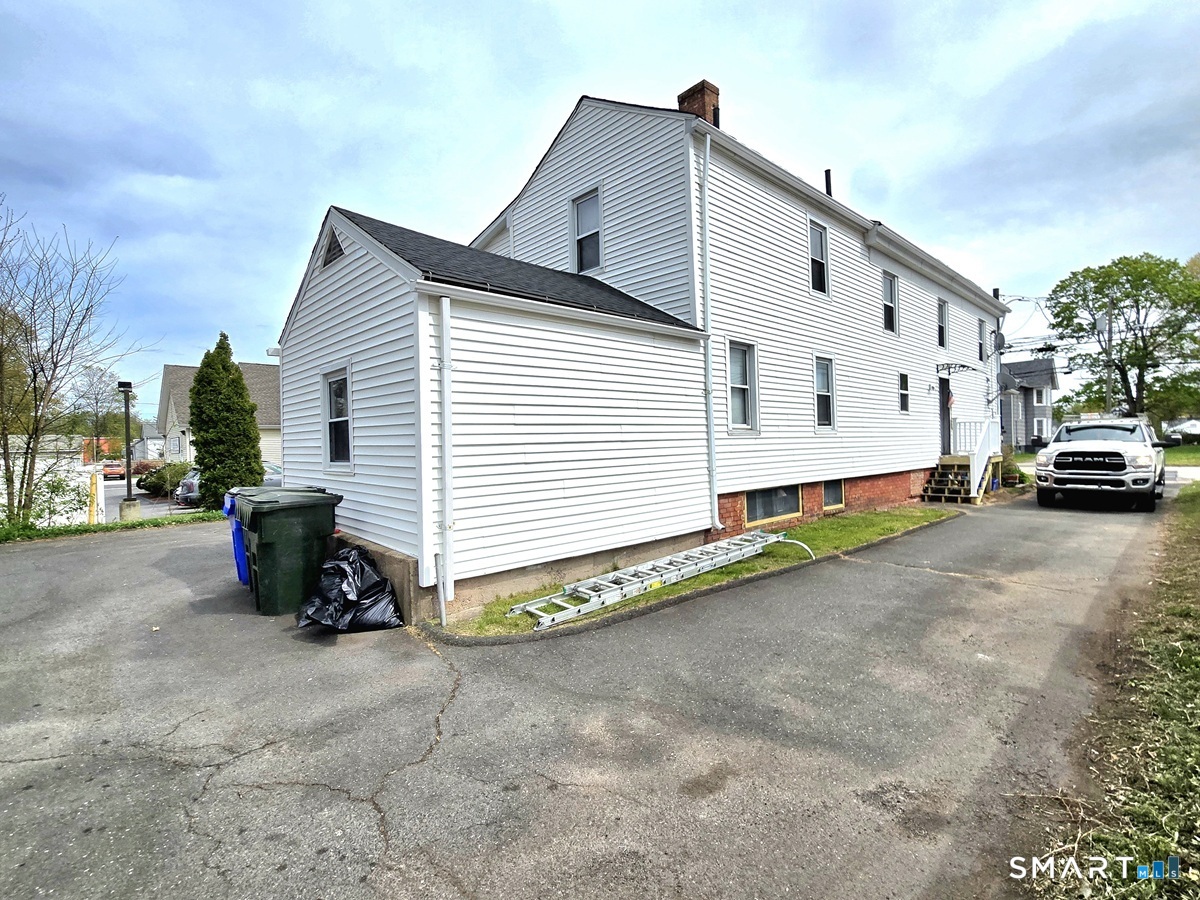 260-262 Burnside Avenue East Hartford CT 06108