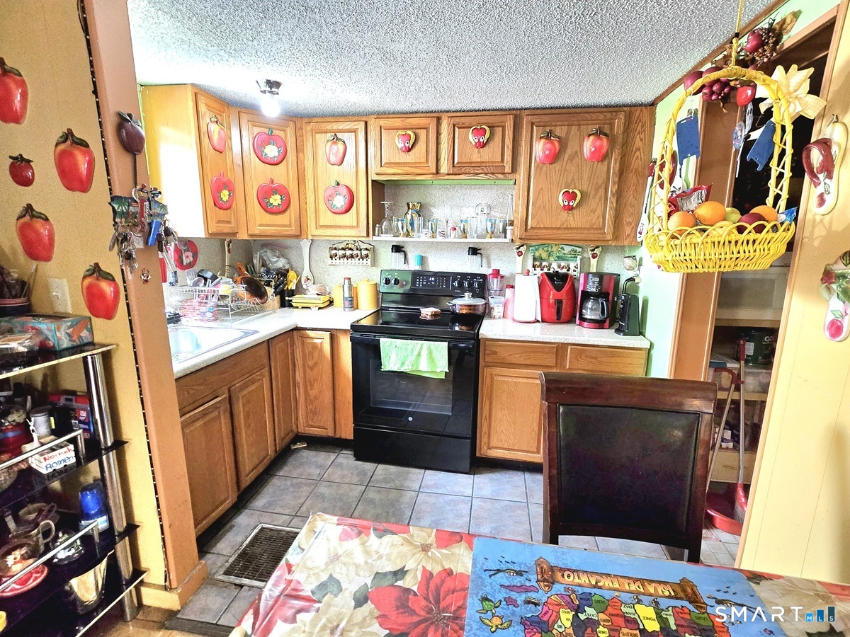 260-262 Burnside Avenue East Hartford CT 06108