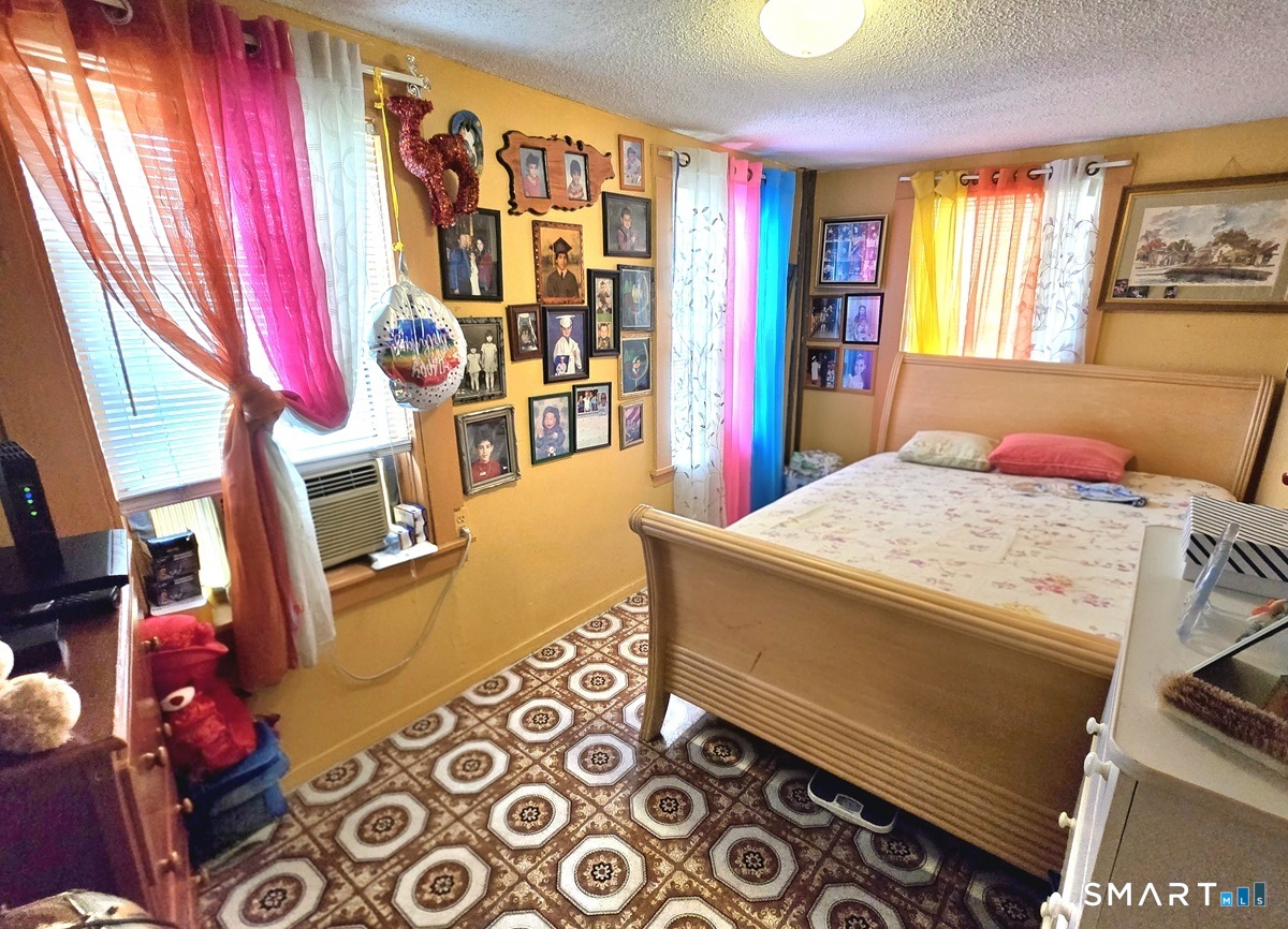 260-262 Burnside Avenue East Hartford CT 06108