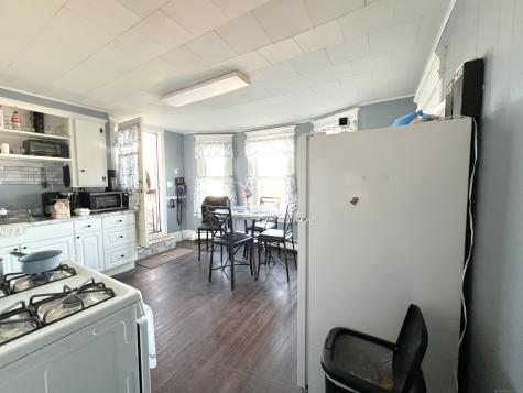 835 Bank Street New London CT 06320