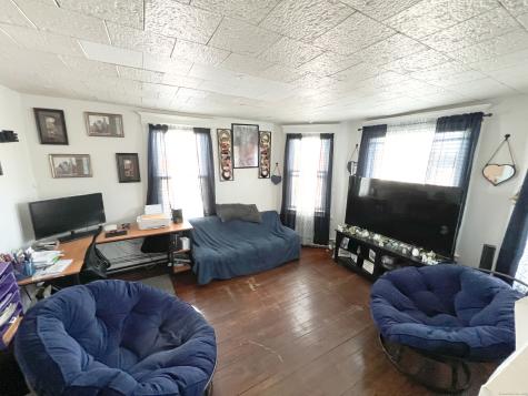 835 Bank Street New London CT 06320