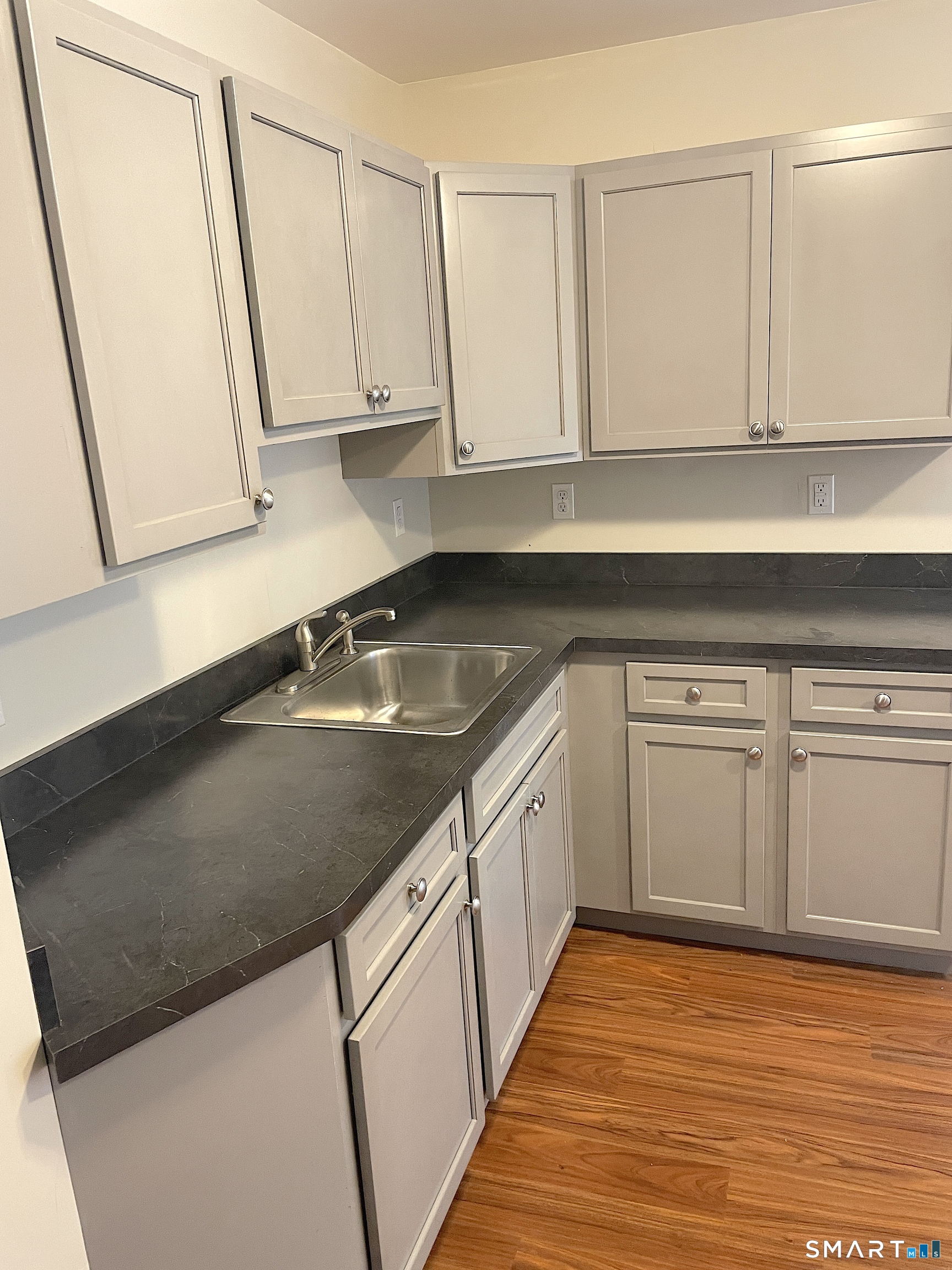 4 Willoughby Street Bristol CT 06010
