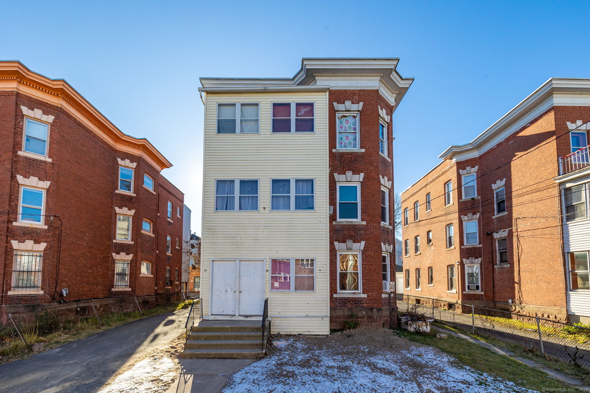 43-45 Standish Street Hartford CT 06114