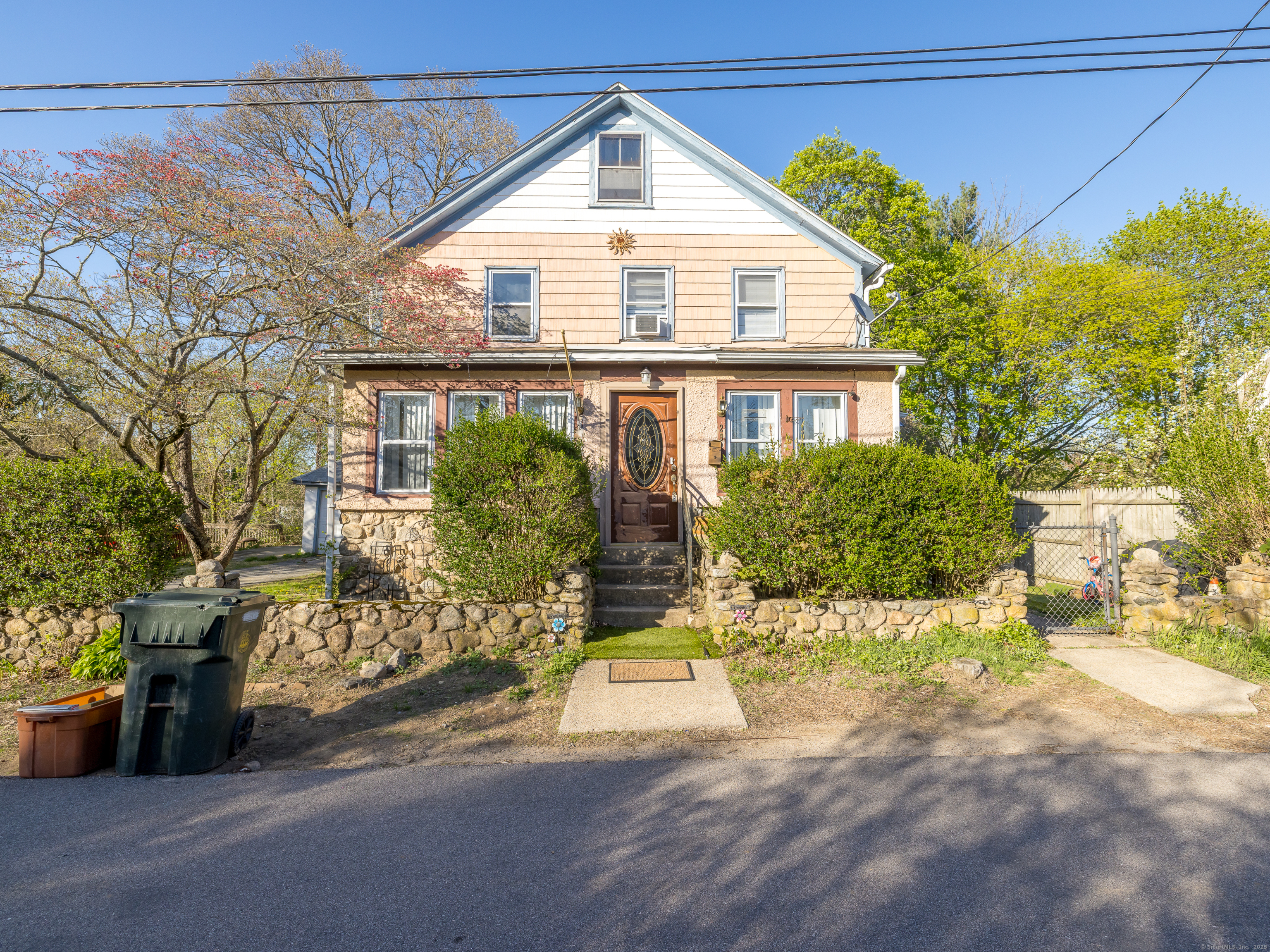 29 Cape Ann Court New London CT 06320