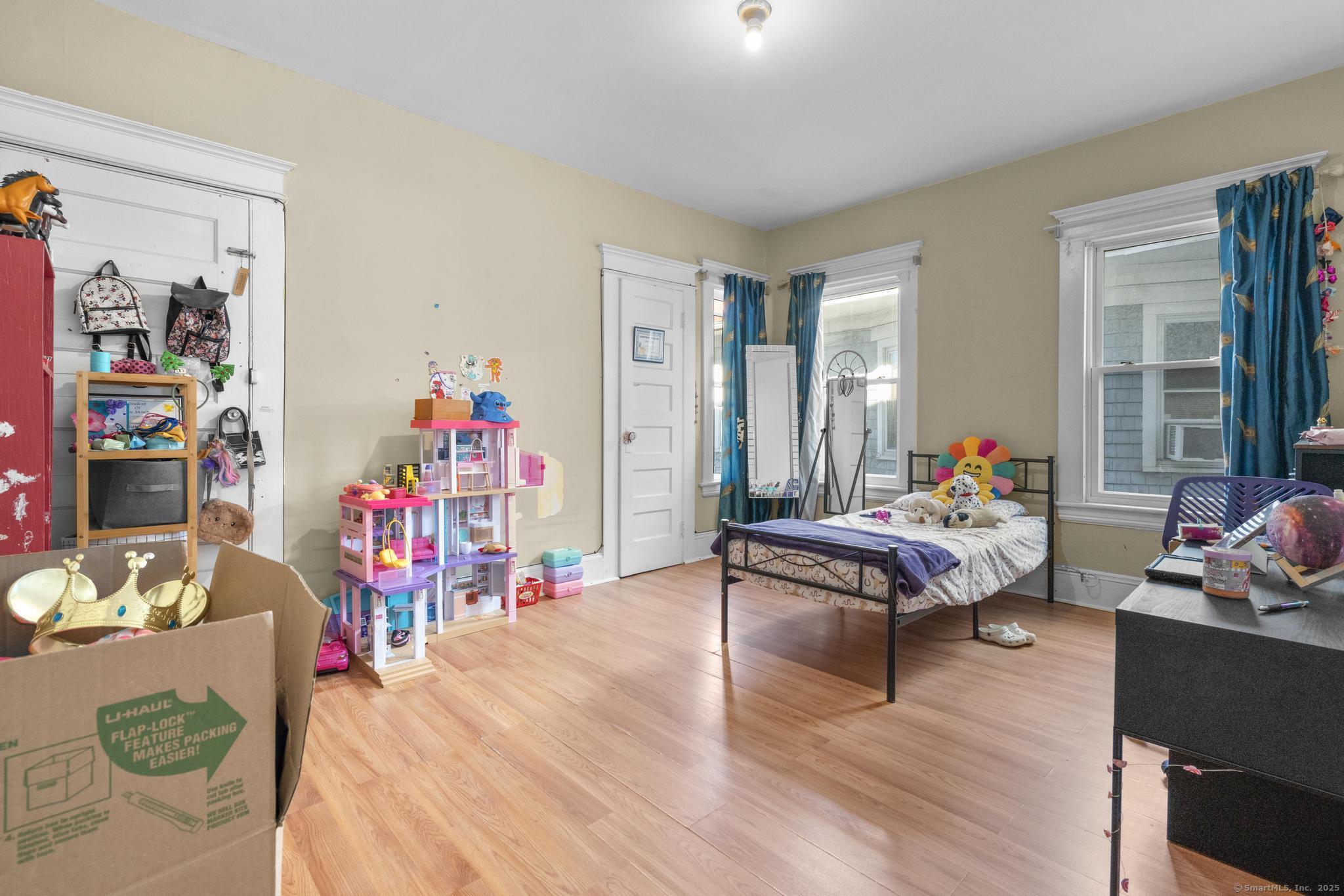 1146-1148 Iranistan Avenue Bridgeport CT 06605