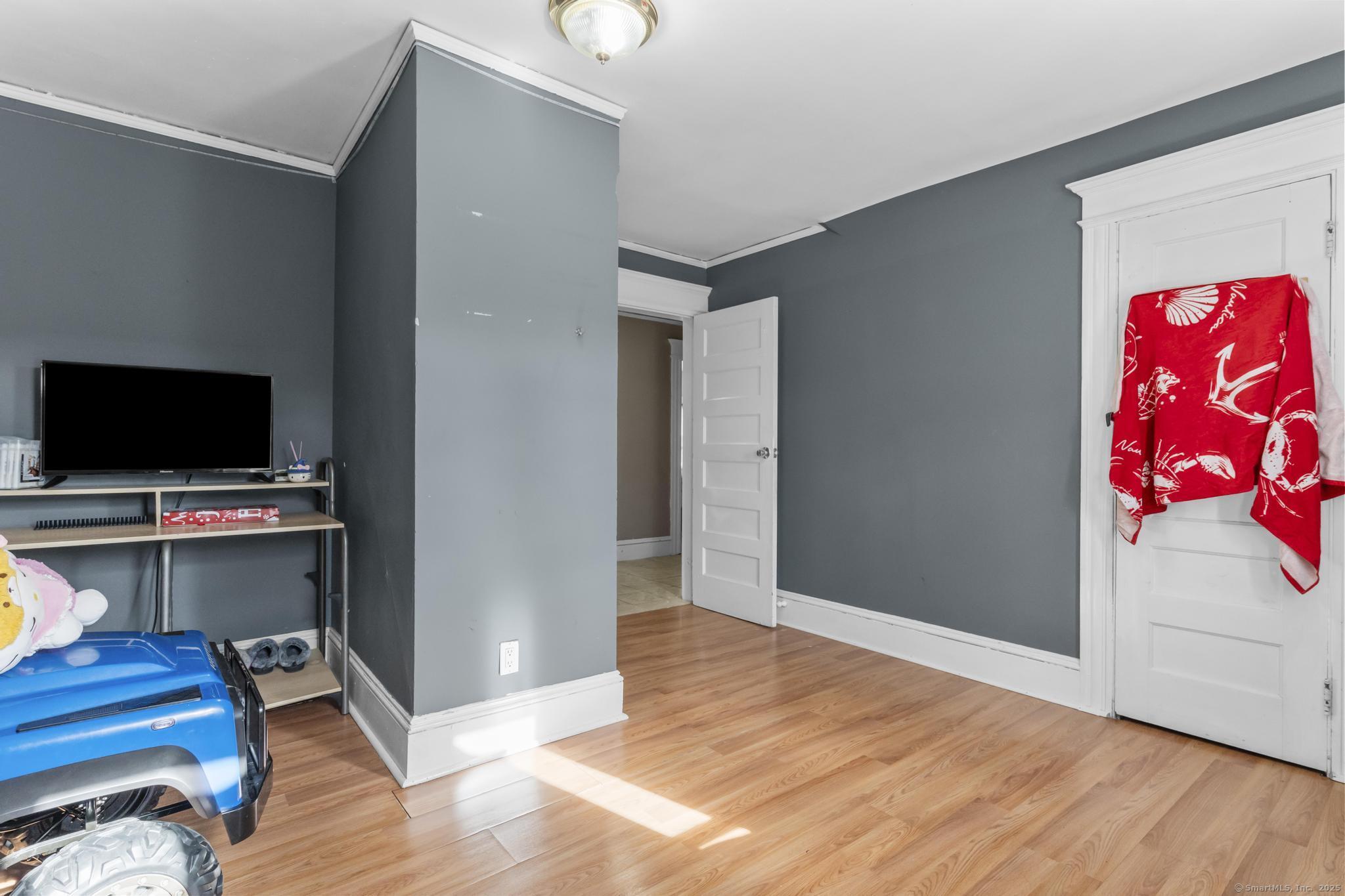 1146-1148 Iranistan Avenue Bridgeport CT 06605