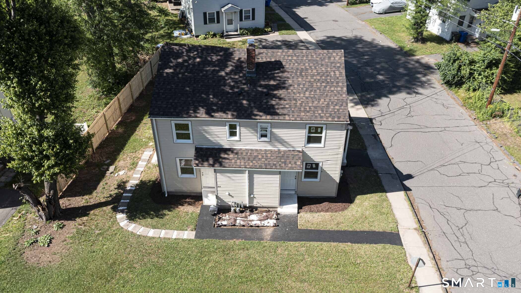 163-165 Woodlawn Circle East Hartford CT 06108