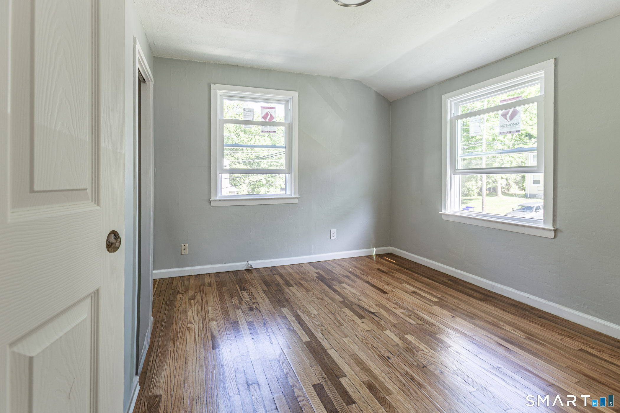 163-165 Woodlawn Circle East Hartford CT 06108