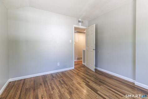 163-165 Woodlawn Circle East Hartford CT 06108