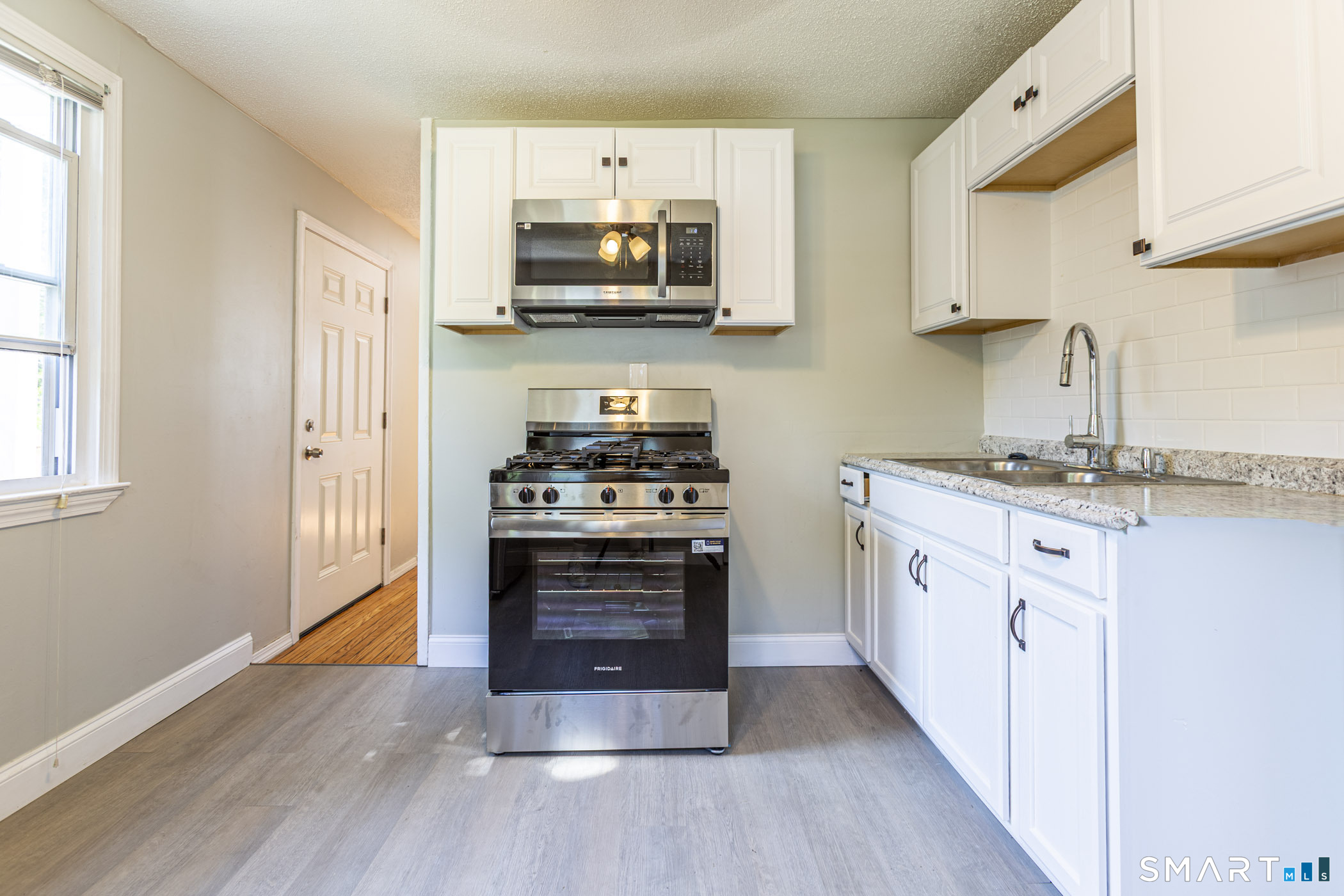 163-165 Woodlawn Circle East Hartford CT 06108